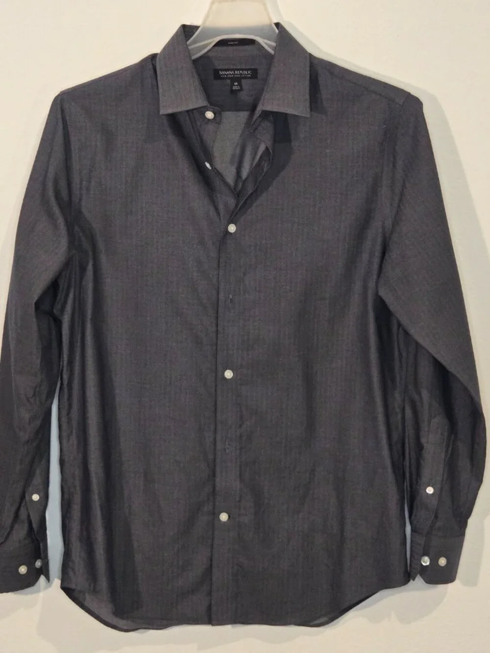 BANANA REPUBLIC BUTTON DOWN DRESS SHIRT size M gray gently used